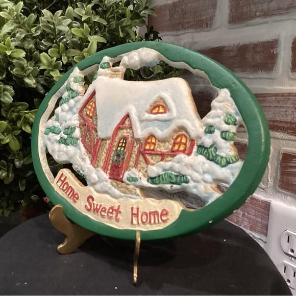 🟢 Vintage - 1999 - Avon Collectible “Home Sweet Home” Winter Cast Iron Trivet - Picture 9 of 9